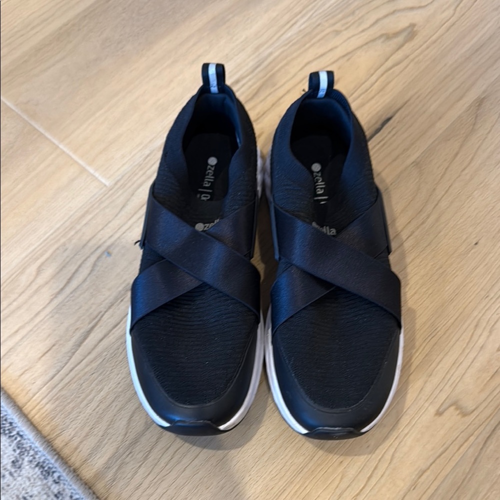 Zella Black Sneakers with Elastic Straps and Knit Design